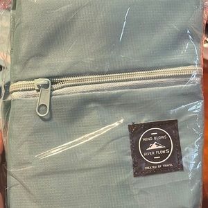 foldable bag for traveling ,Unisex ,also waterproof.